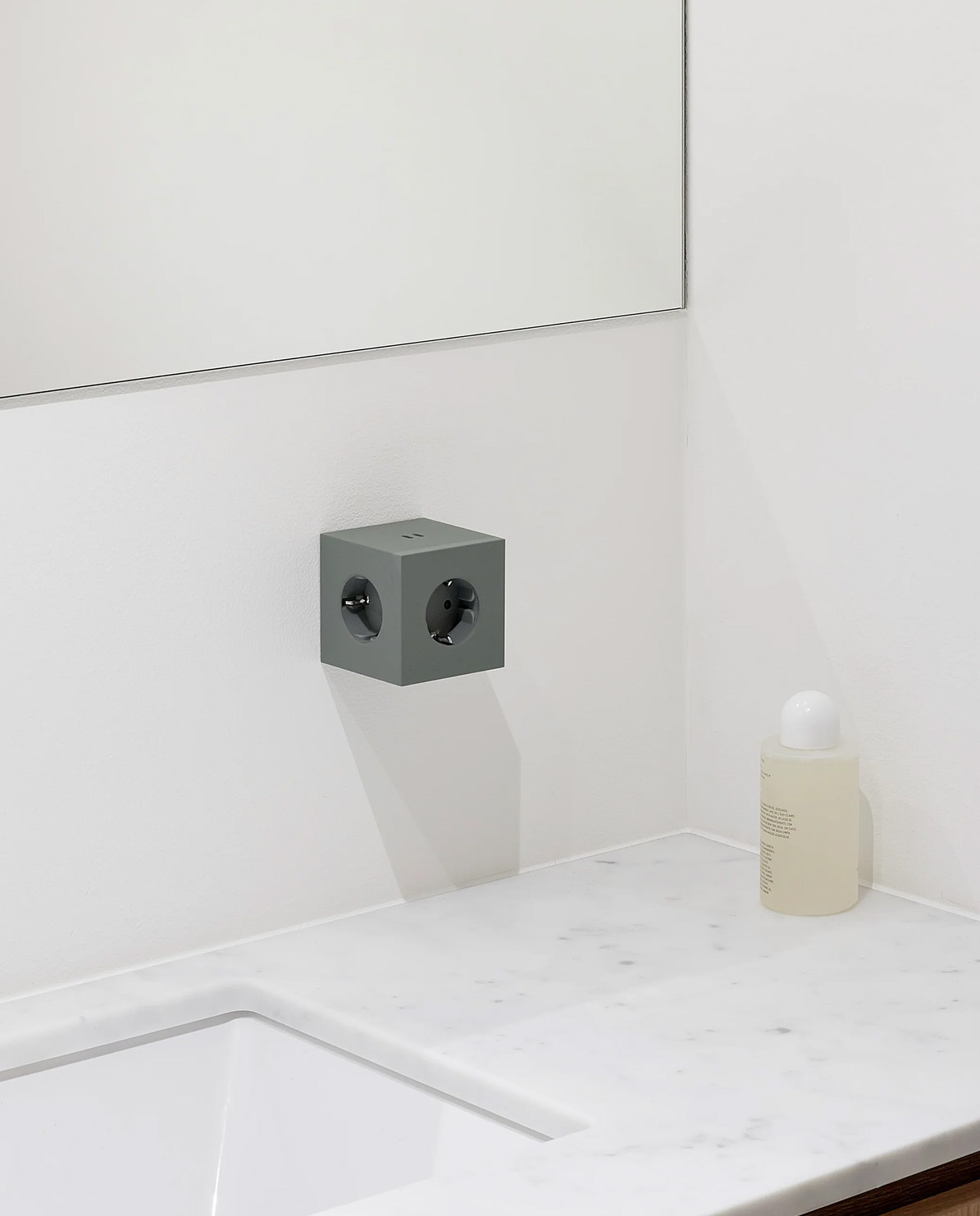 Avolt Mehrfachstecker Square 2 USB C wall mounted One Size