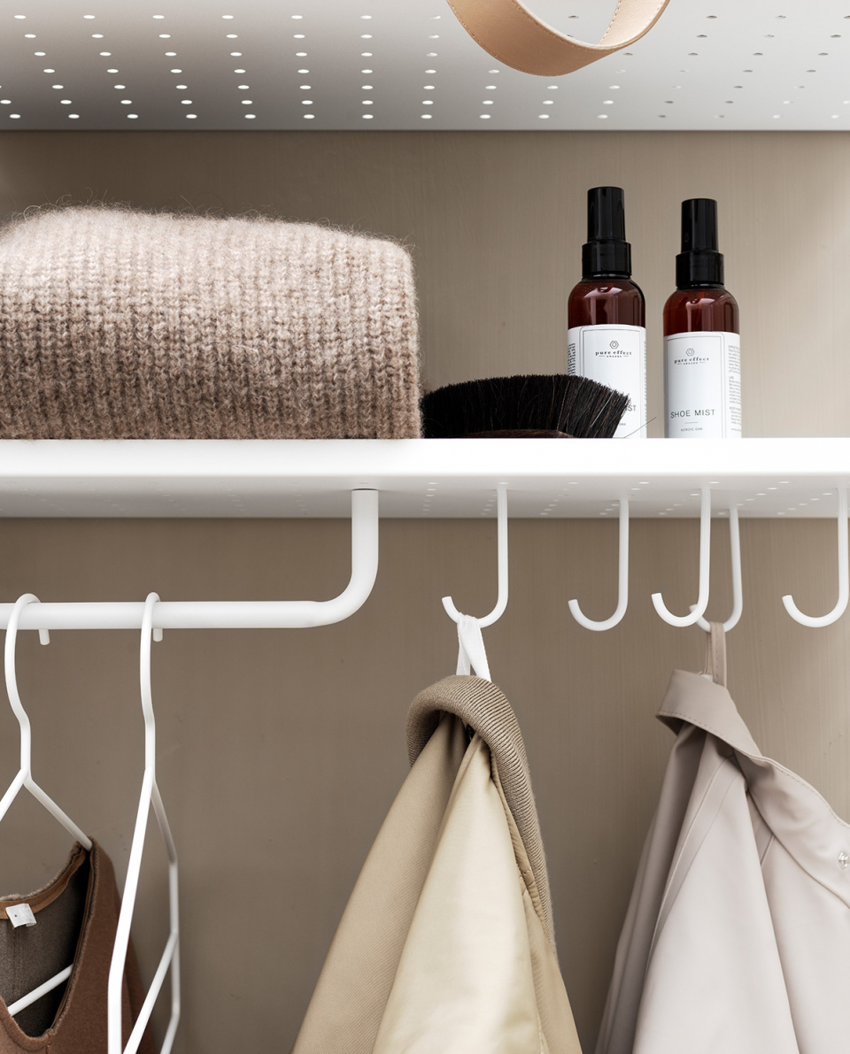 String Furniture Haken J für Regalboden Metall System 2