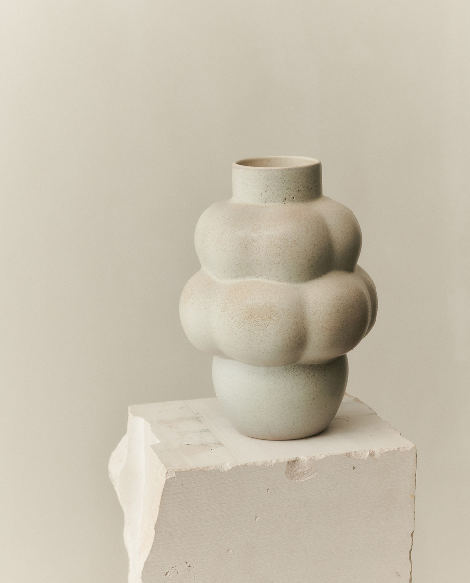 Louise Roe Vase Balloon 04 Steingut 2