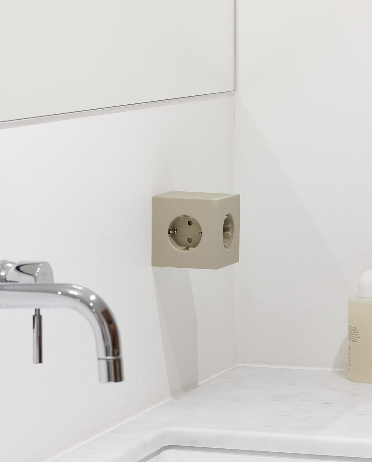 Avolt Mehrfachstecker Square 2 USB C wall mounted One Size