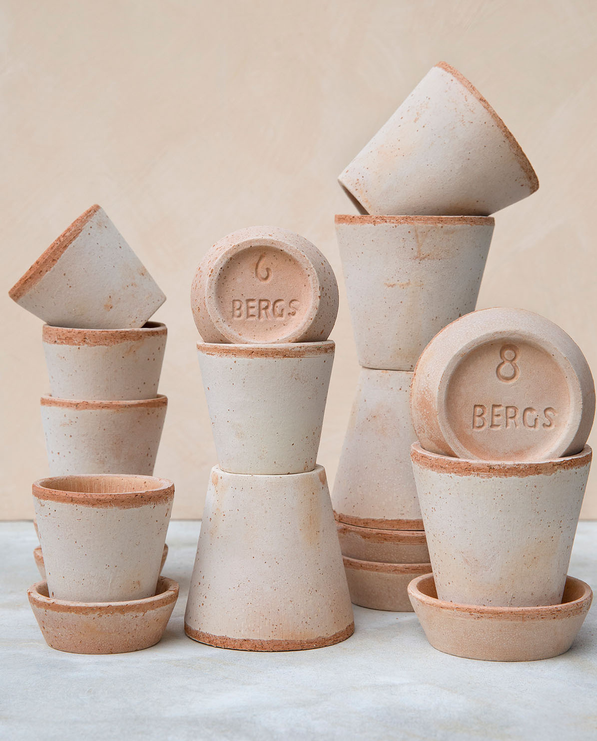 Bergs Potter Blumentopf The Julie Raw Pot inkl. Untersetzer Ø 8 cm
